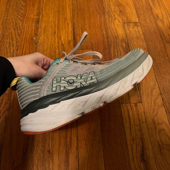 🚫🚫SOLD🚫🚫 EUC HOKA BONDI 6 - Picture 2 of 4